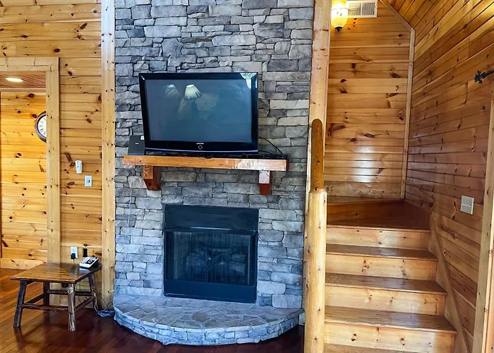 Black Bear Hideaway Cabin